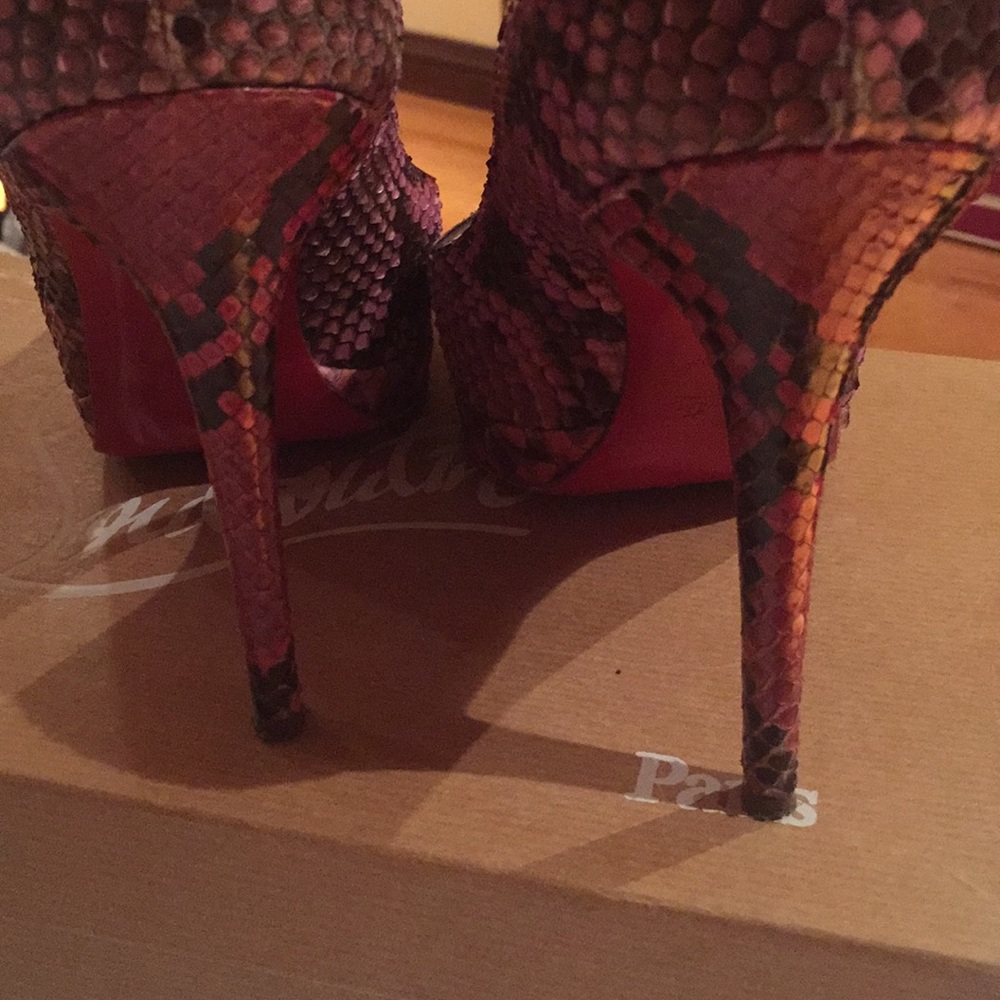 Christan Louboutin 120 Python Simple Pump 39.5 - image 3